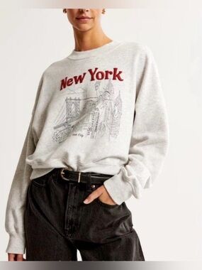 Abercrombie & Fitch New York City graphic crewneck sweatshirt size S